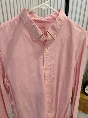 Men's Lightweight Pink Button-Down Shirt - Classic Collar